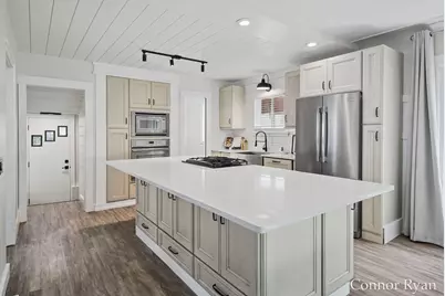 1362 Columbia Avenue NE, Grand Rapids, MI 49505 - Photo 9