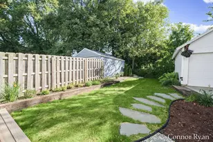 1362 Columbia Ave NE, Grand Rapids, MI 49505 - Photo 33