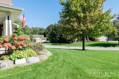 16897 Birchview Court, Nunica, MI 49448 - Photo 7