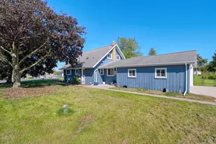 195 Southern Shores Dr, Brooklyn, MI 49230 - Photo 1