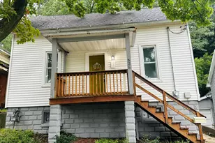 526 Davis St, Manistee, MI 49660 - Photo 1