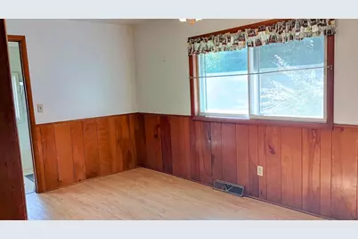 617 W Sugar Grove Road, Scottville, MI 49454 - Photo 5