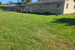 209 Kublick Dr, Benton Harbor, MI 49022 - Photo 11