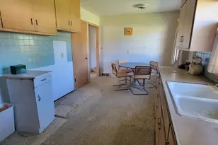 209 Kublick Dr, Benton Harbor, MI 49022 - Photo 7