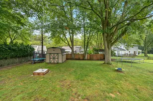 2531 Longmeadow St NW, Grand Rapids, MI 49504 - Photo 31