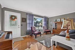 2009 Darby Dr, Lansing, MI 48906 - Photo 9