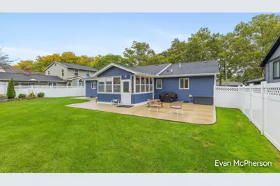 1805 Edgewood Avenue SE, Grand Rapids, MI 49506 - Photo 33