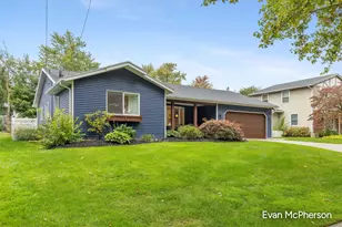 1805 Edgewood Ave SE, Grand Rapids, MI 49506 - Photo 3