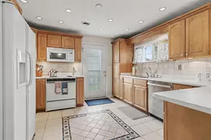 413 Sunnyshore Dr, Coldwater, MI 49036 - Photo 5