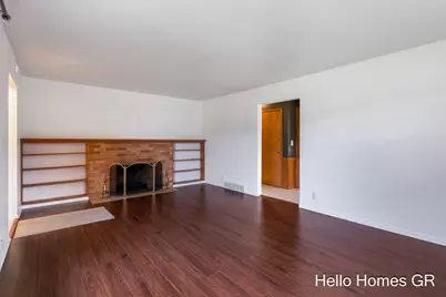 1135 Carrier Creek Boulevard NE, Grand Rapids, MI 49503 - Photo 7