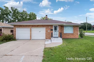 1135 Carrier Creek Blvd NE, Grand Rapids, MI 49503 - Photo 1