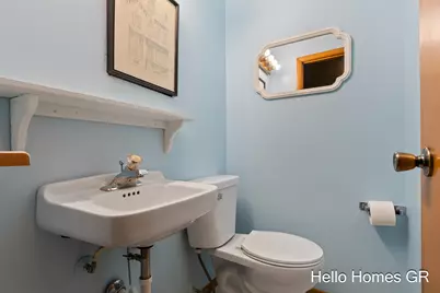 1135 Carrier Creek Boulevard NE, Grand Rapids, MI 49503 - Photo 25
