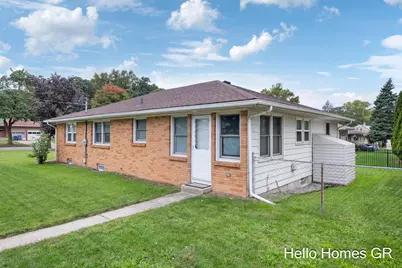 1135 Carrier Creek Boulevard NE, Grand Rapids, MI 49503 - Photo 37