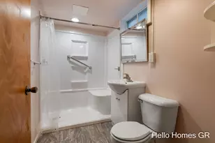 1135 Carrier Creek Blvd NE, Grand Rapids, MI 49503 - Photo 33