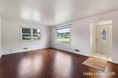 1135 Carrier Creek Boulevard NE, Grand Rapids, MI 49503 - Photo 5
