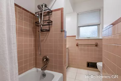 1135 Carrier Creek Boulevard NE, Grand Rapids, MI 49503 - Photo 23