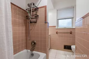 1135 Carrier Creek Blvd NE, Grand Rapids, MI 49503 - Photo 23