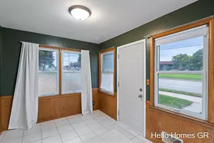 1135 Carrier Creek Blvd NE, Grand Rapids, MI 49503 - Photo 15