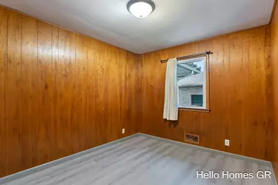1135 Carrier Creek Boulevard NE, Grand Rapids, MI 49503 - Photo 21