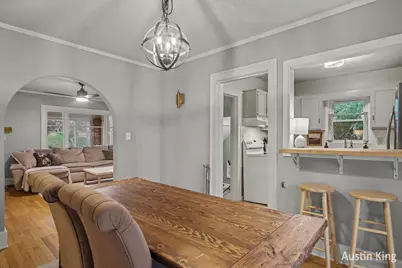 1026 Hollywood Street NE, Grand Rapids, MI 49505 - Photo 9