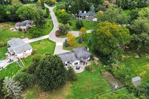 24697 S Cromwell Dr, Franklin, MI 48025 - Photo 19