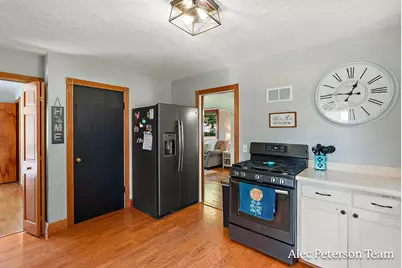 445 Green Street, Grand Ledge, MI 48837 - Photo 17