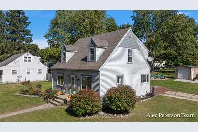 445 Green Street, Grand Ledge, MI 48837 - Photo 3