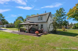 445 Green St, Grand Ledge, MI 48837 - Photo 5