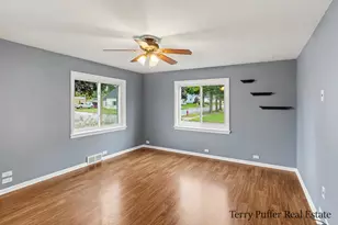 601 W 2nd St, Ludington, MI 49431 - Photo 9