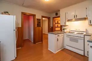 615 Diamond Ave NE, Grand Rapids, MI 49503 - Photo 9