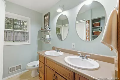 2525 Bristolwood Drive NW, Grand Rapids, MI 49544 - Photo 9