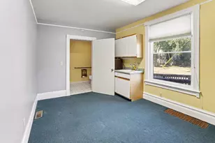 210 Cleveland St, Manistee, MI 49660 - Photo 17