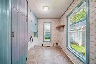 735 W High St, Jackson, MI 49203 - Photo 23