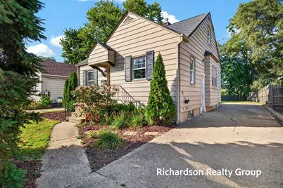1055 NE Crescent Street NE, Grand Rapids, MI 49503 - Photo 3