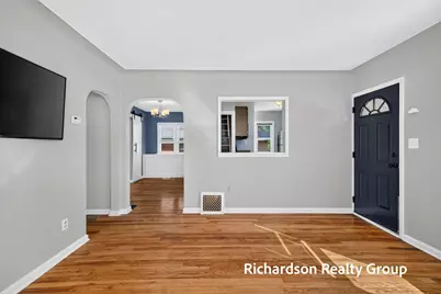 1055 NE Crescent Street NE, Grand Rapids, MI 49503 - Photo 7