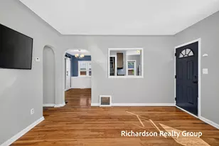 1055 NE Crescent Street NE, Grand Rapids, MI 49503 - Photo 7
