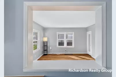 1055 NE Crescent Street NE, Grand Rapids, MI 49503 - Photo 27