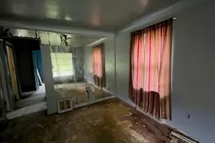 15747 Pierson St, Detroit, MI 48223 - Photo 7