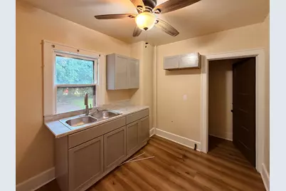 781 E High Street, Benton Harbor, MI 49022 - Photo 11