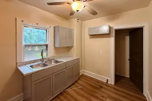 781 E High St, Benton Harbor, MI 49022 - Photo 11
