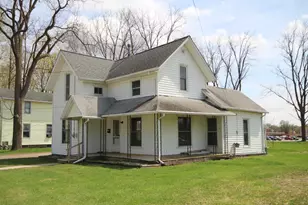 304 E Prairie St, Vicksburg, MI 49097 - Photo 1