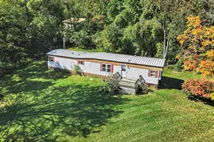 8647 Summit Dr, Delton, MI 49046 - Photo 17