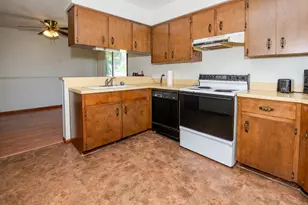 2193 Carol Ln, Stevensville, MI 49127 - Photo 7