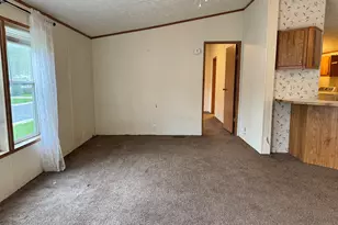 421 Cheyenne River Dr, Adrian, MI 49221 - Photo 5