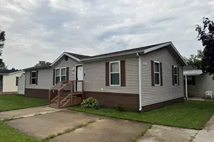 421 Cheyenne River Dr, Adrian, MI 49221 - Photo 1