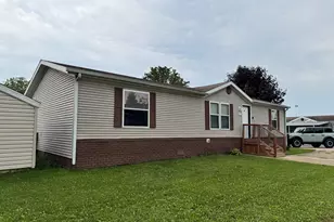 421 Cheyenne River Dr, Adrian, MI 49221 - Photo 3