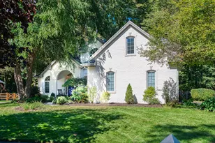 4090 Deerfield Woods Dr, Lambertville, MI 48144 - Photo 5