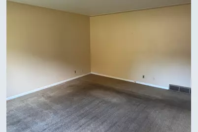 111 W Oak Street, Fruitport, MI 49415 - Photo 3