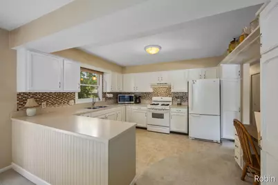 2210 Skyline Drive NW, Grand Rapids, MI 49504 - Photo 7