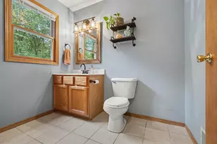251 Lakeway Dr, Battle Creek, MI 49037 - Photo 9